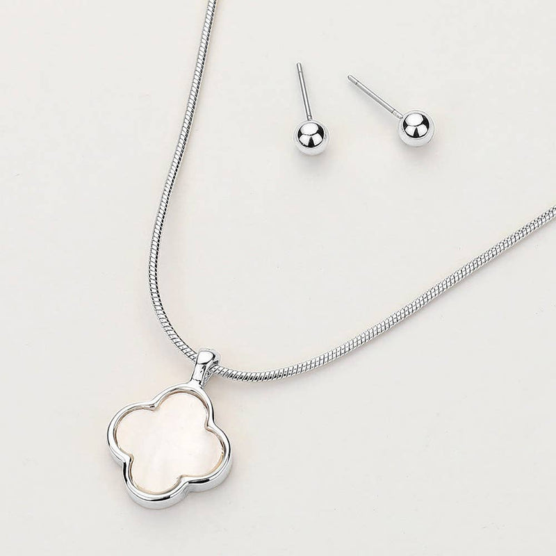 Mother Of Pearl Quatrefoil Pendant Necklace: SILVER WHITE