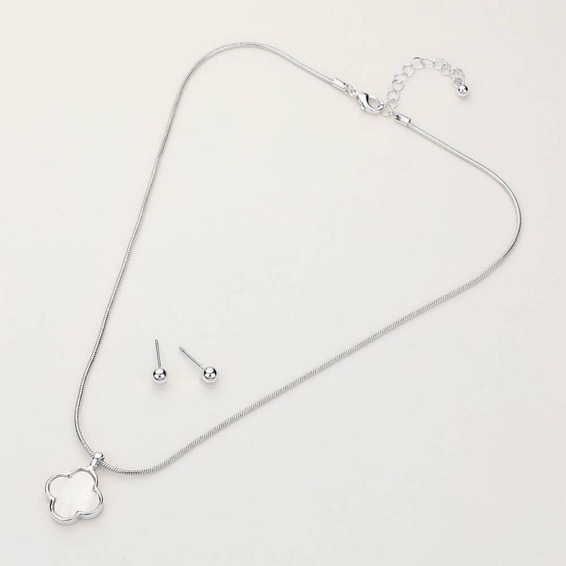 Mother Of Pearl Quatrefoil Pendant Necklace: SILVER WHITE