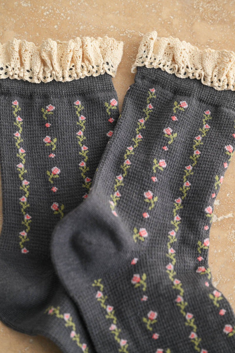 FLORAL PRINT CROCHET TRIM SOCKS: CREAM / One Size