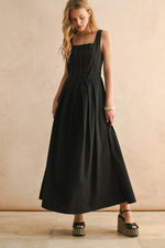STITCH FRONT PLEATED DETAIL DRESS: Black