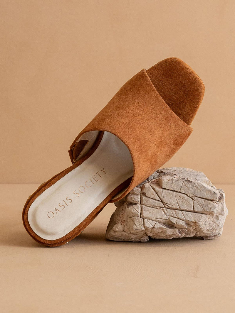 The Leona | Caramel Studded Platform Heel: CARAMEL
