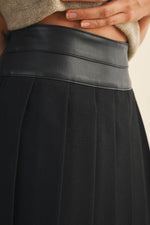 FAUX LEATHER WAIST PLEATED SKIRT - Black