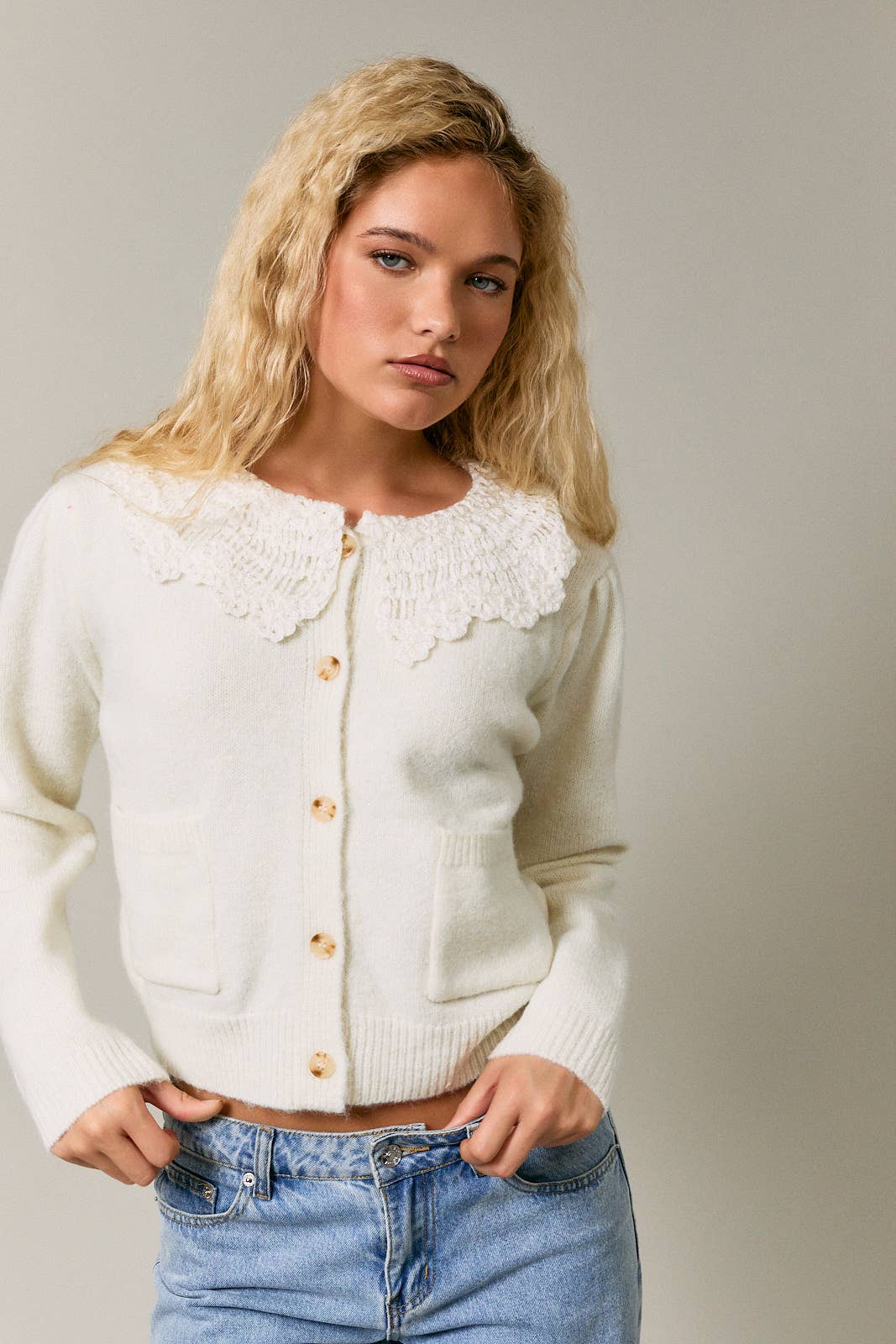 LACE TRIM NECK LONG SLEEVE CARDIGAN