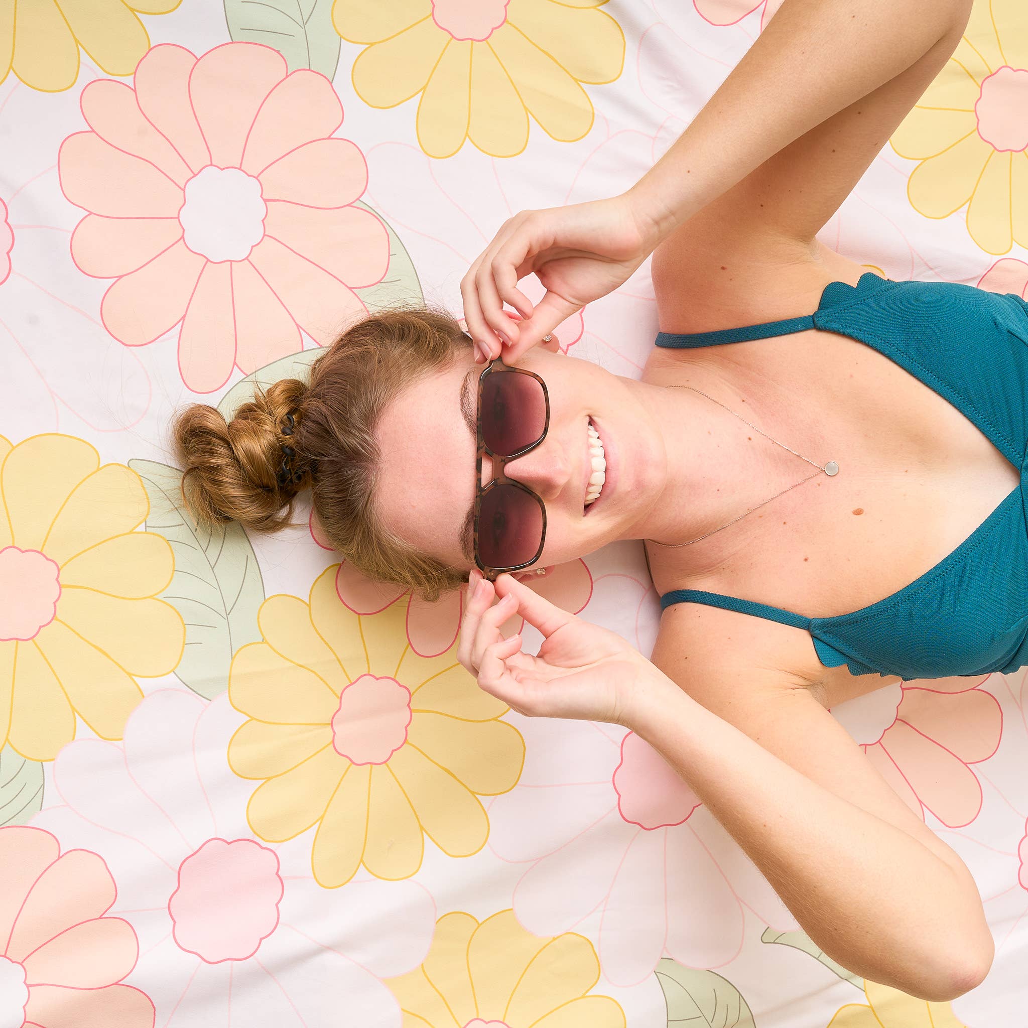 XL Quick-Dry Beach Towel-Daisy Peach
