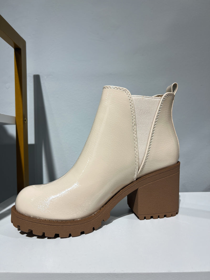 Shiny Leather Ankle Boots - Cream