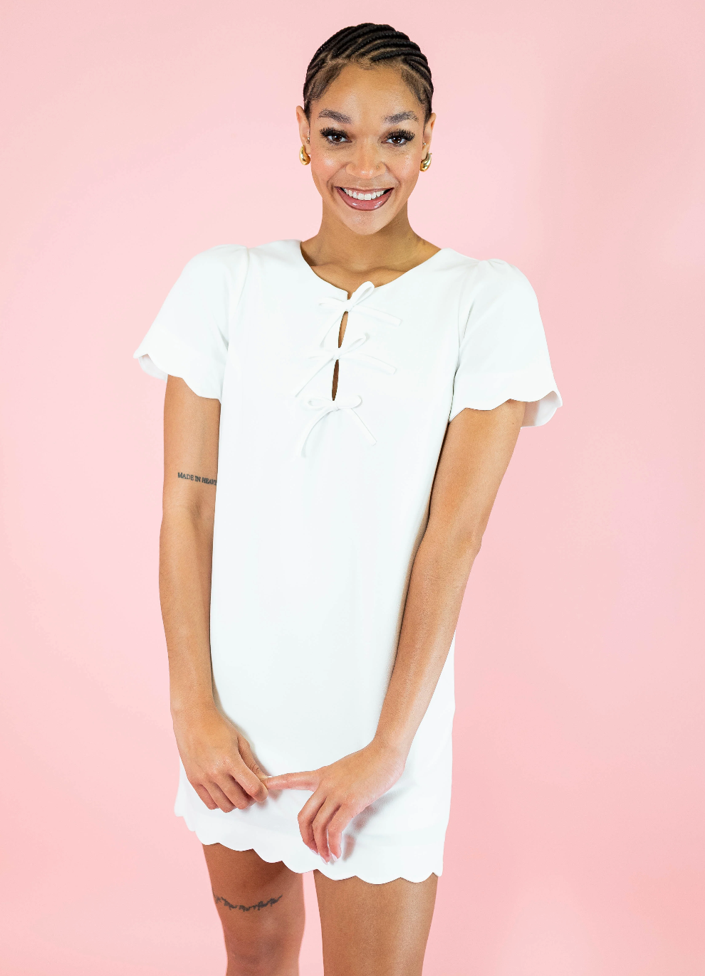 SHORT SCALLOP SLEEVE FRONT BOW SCALLOP HEM MINI DRESS WITH POCKETS