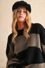 ABSTRACT PATTERN SWEATER TOP: BLACK/OLIVE