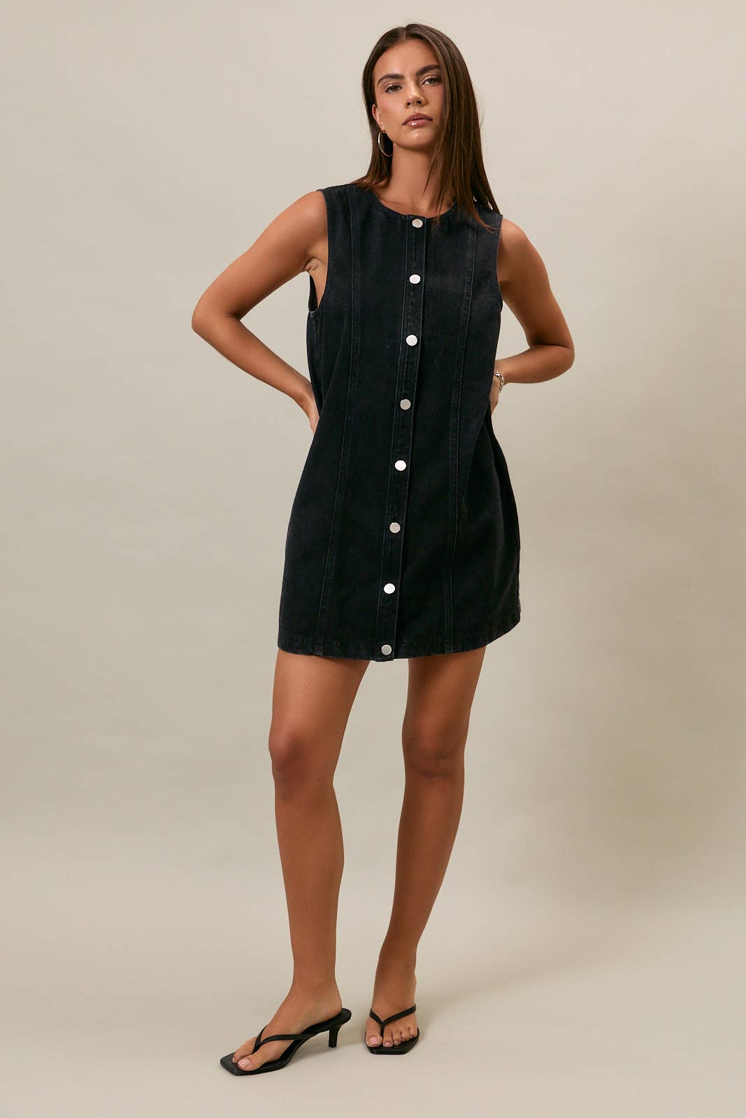 SLEEVELESS ROUND NECK BUTTON DOWN DENIM MINI DRESS