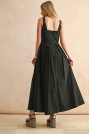 STITCH FRONT PLEATED DETAIL DRESS: Black