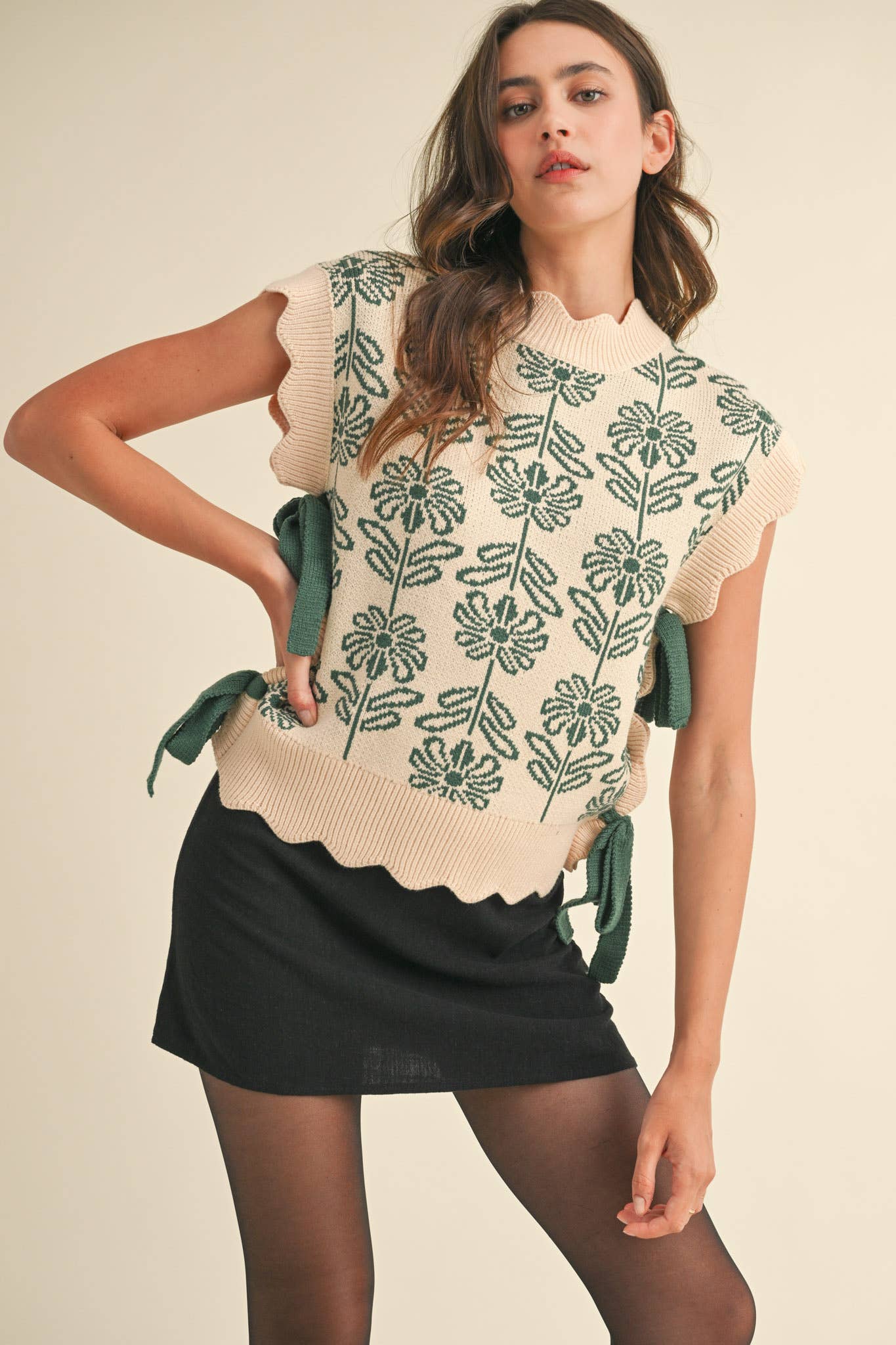 MOCK NECK FLORAL SWEATER VEST
