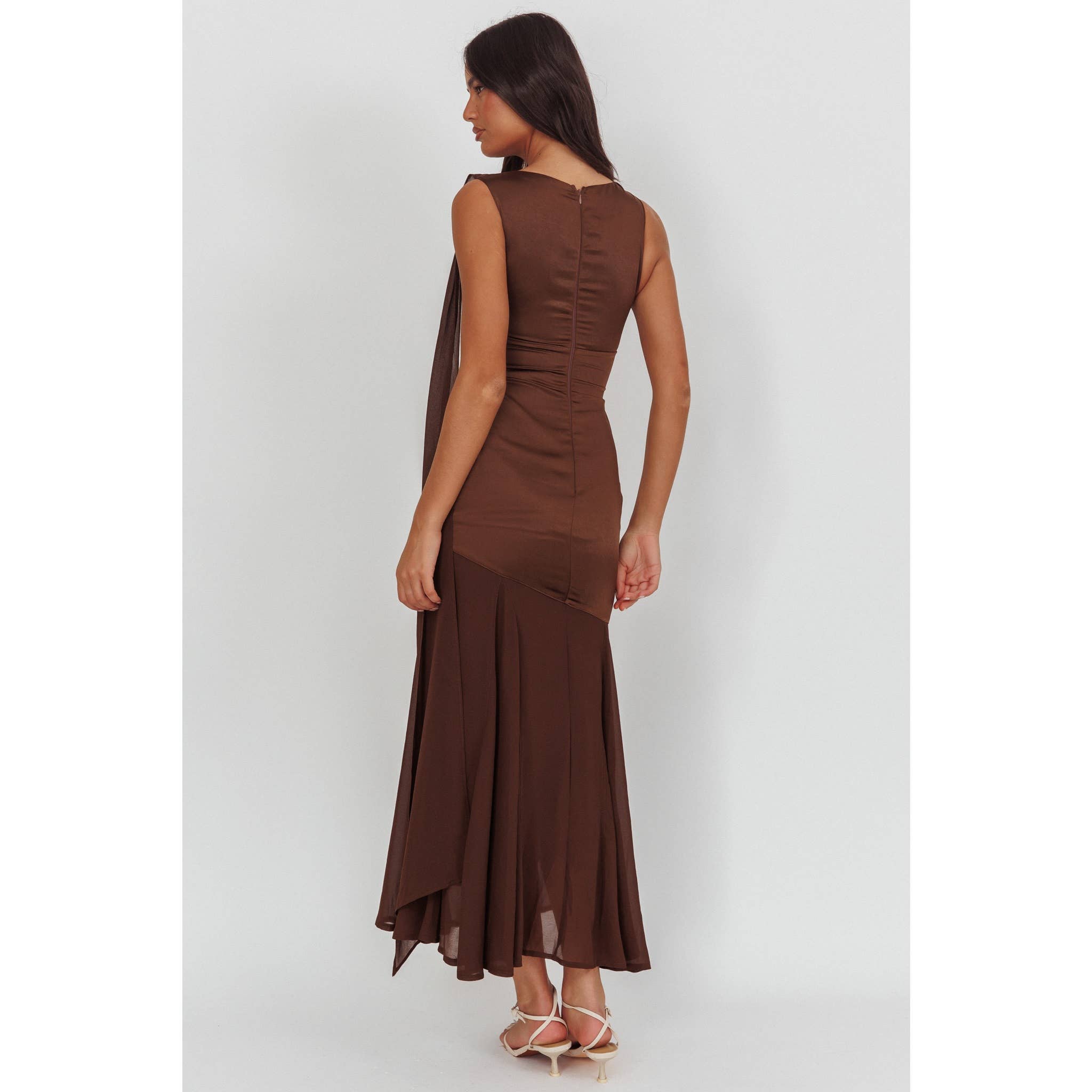 ASYMMETRICAL KEYHOLE MAXI DRESS CHOCOLATE