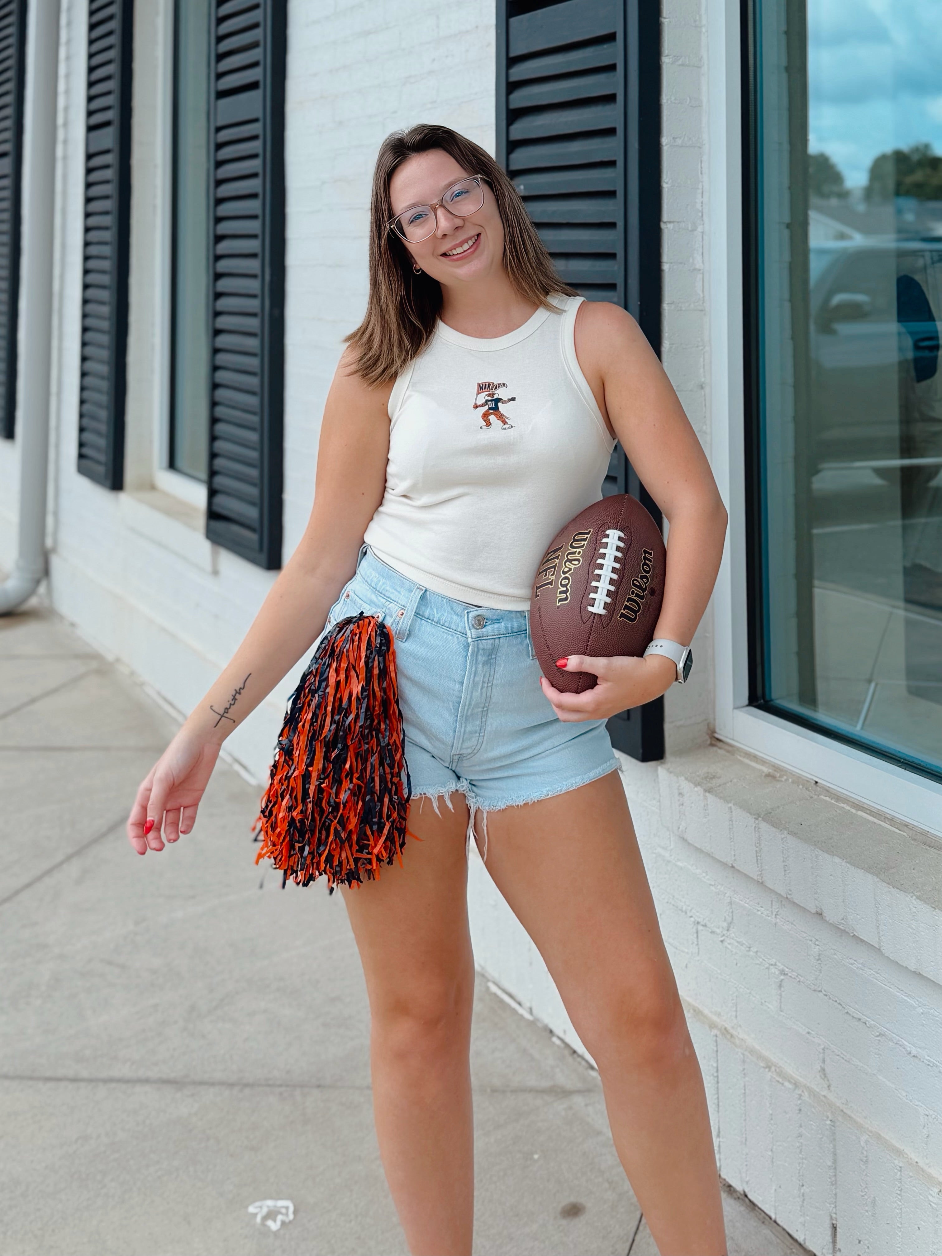 Auburn Tigers Mascot Flag Off White Micro Cropped Tank